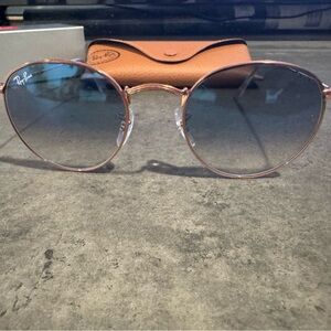 Ray-Ban Round Sunglasses with Gold Frame